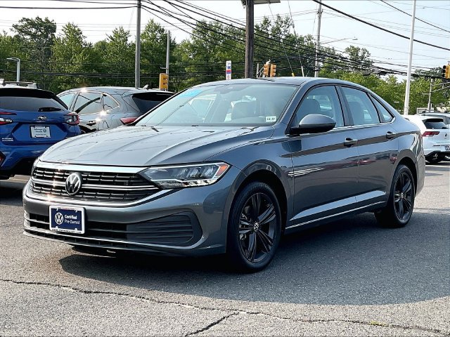 Certified 2022 Volkswagen Jetta SE FWD image 2