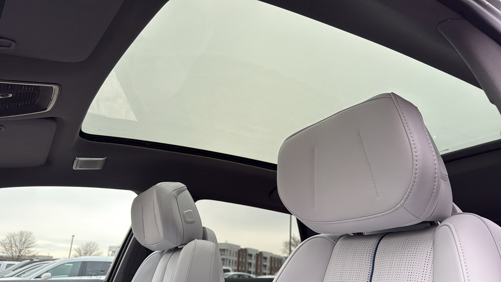 New 2026 Cadillac Optiq Luxury 2 image 27