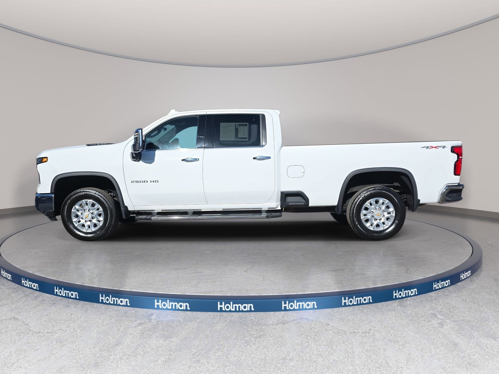 Used 2025 Chevrolet Silverado 2500 LTZ w/ LTZ Convenience Package image 4