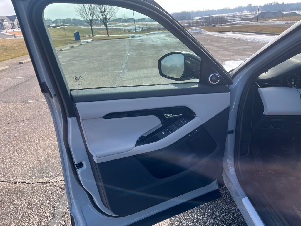 New 2026 Land Rover Range Rover Evoque S image 10