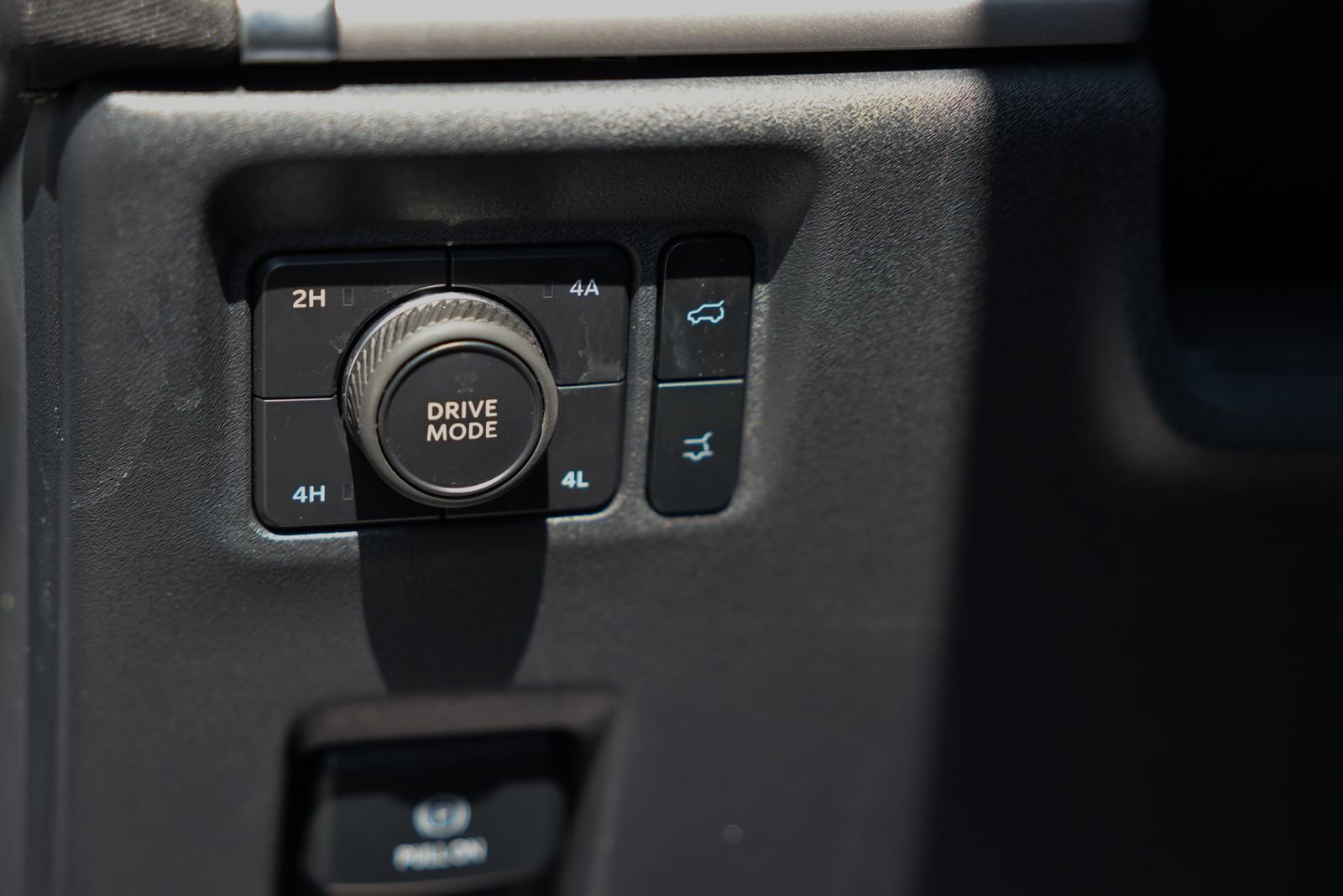 Certified 2025 Ford Expedition Active image 25
