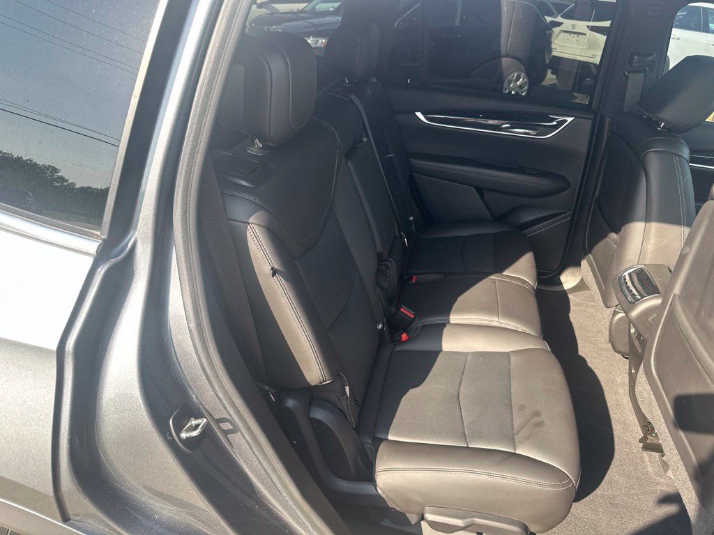 Used 2022 Cadillac XT6 Premium Luxury w/ Technology Package FWD image 36