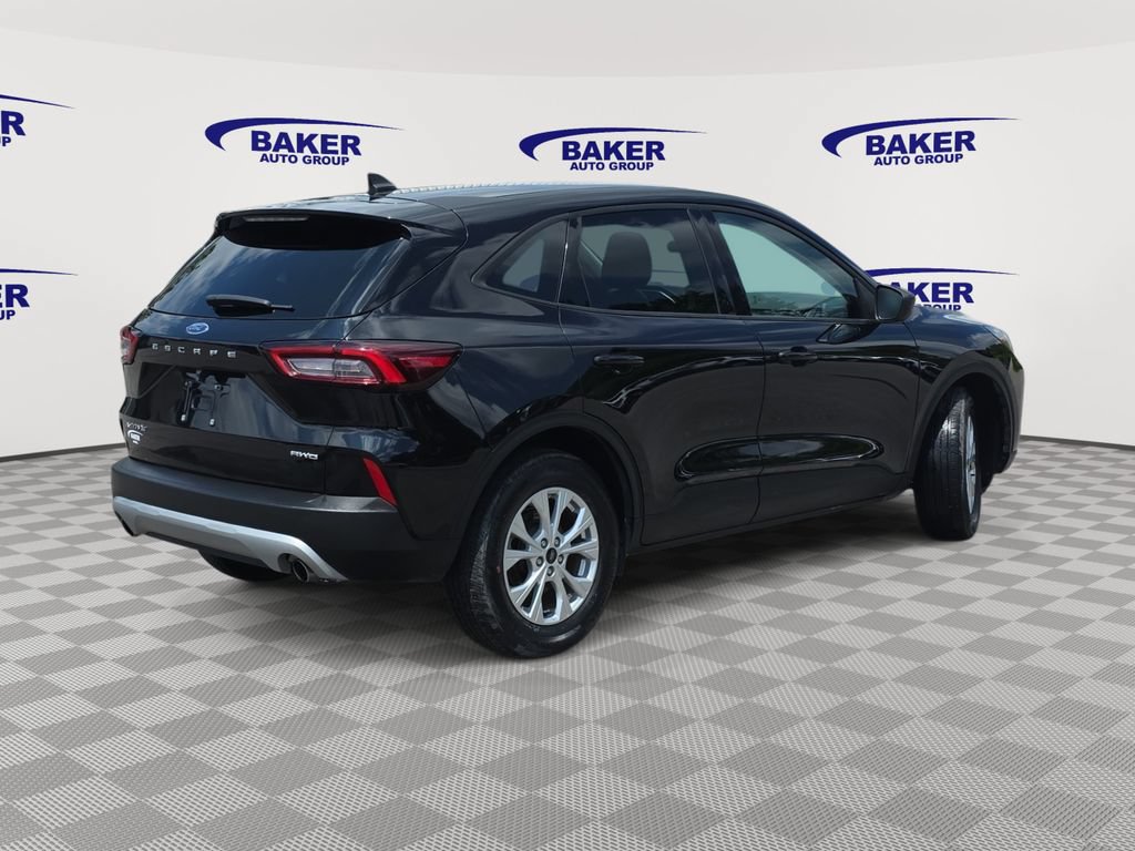 Used 2025 Ford Escape Active AWD/4WD image 3
