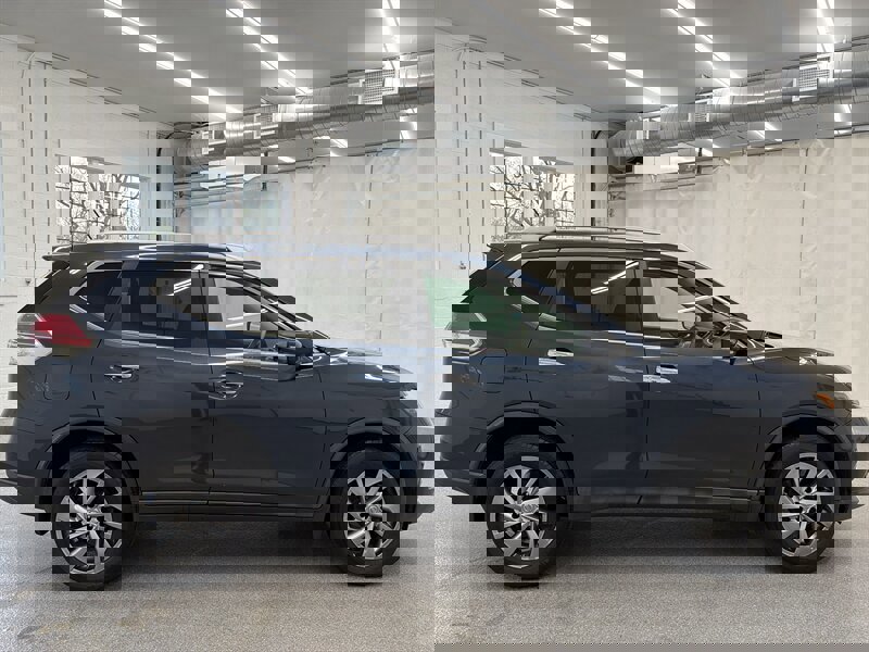 Used 2015 Nissan Rogue SL w/ SL Premium Package image 4