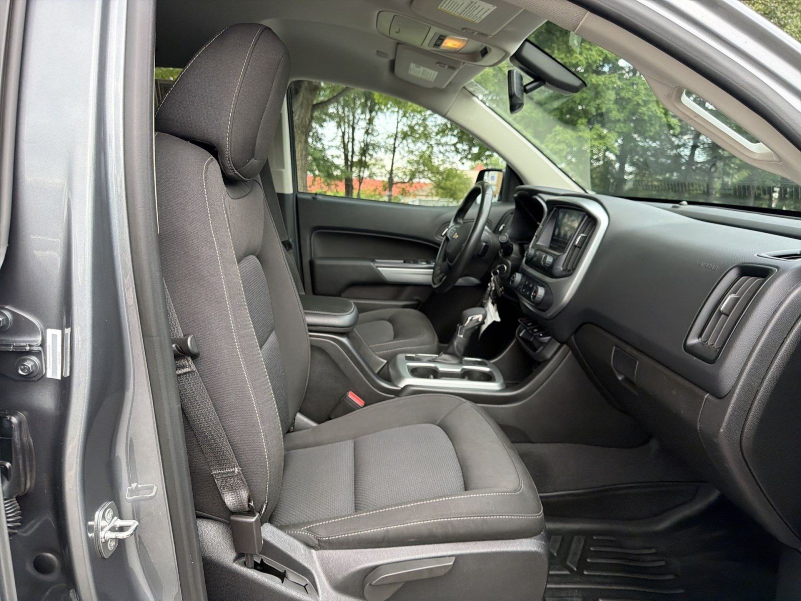 Used 2022 Chevrolet Colorado LT w/ LT Convenience Package AWD/4WD image 24