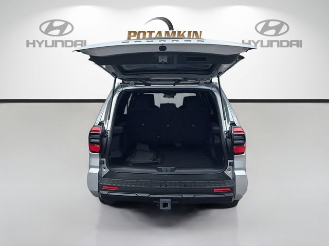 Used 2025 Toyota 4Runner SR5 AWD/4WD image 26
