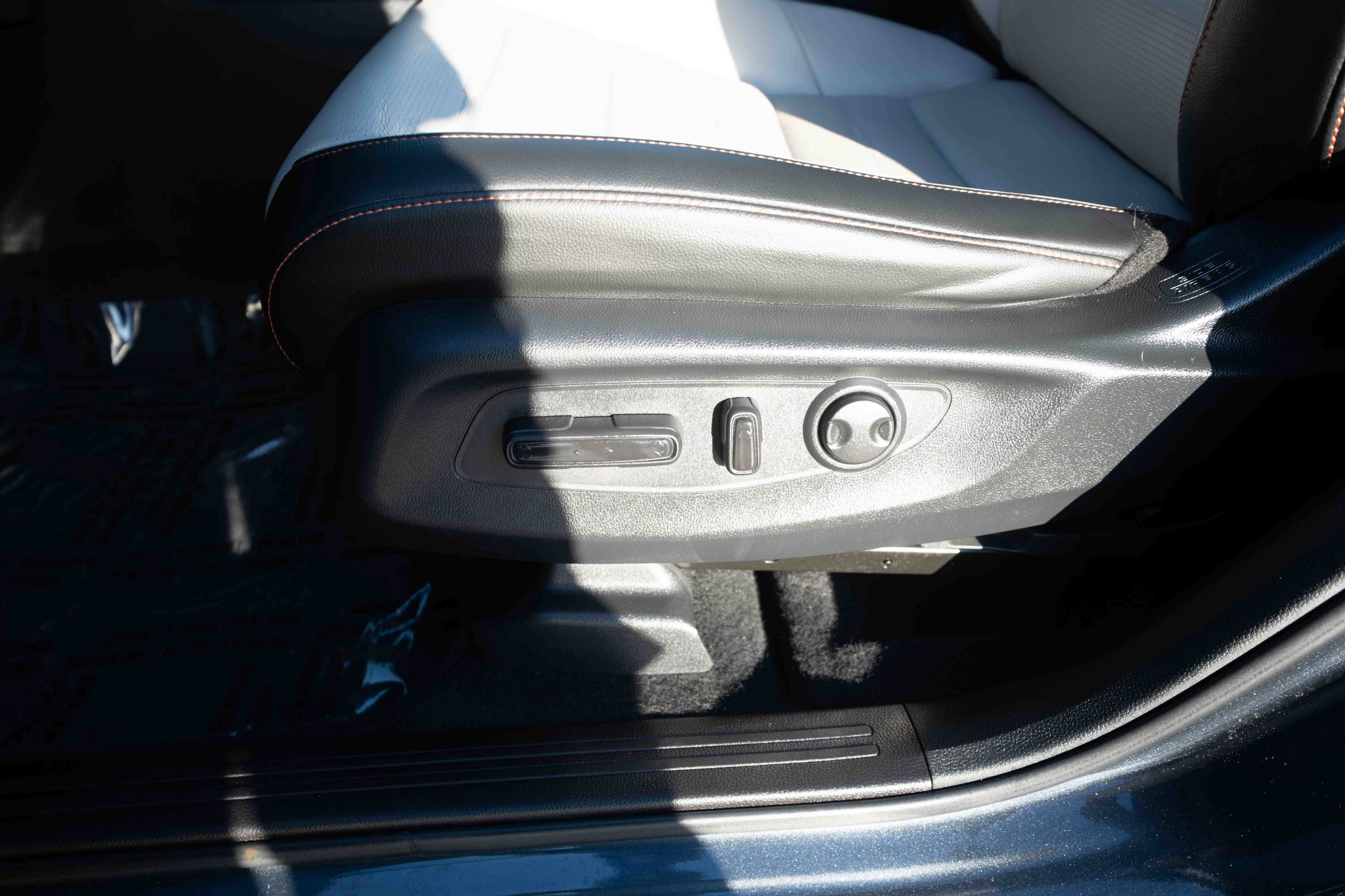 Certified 2025 Honda CR-V Sport Touring image 12