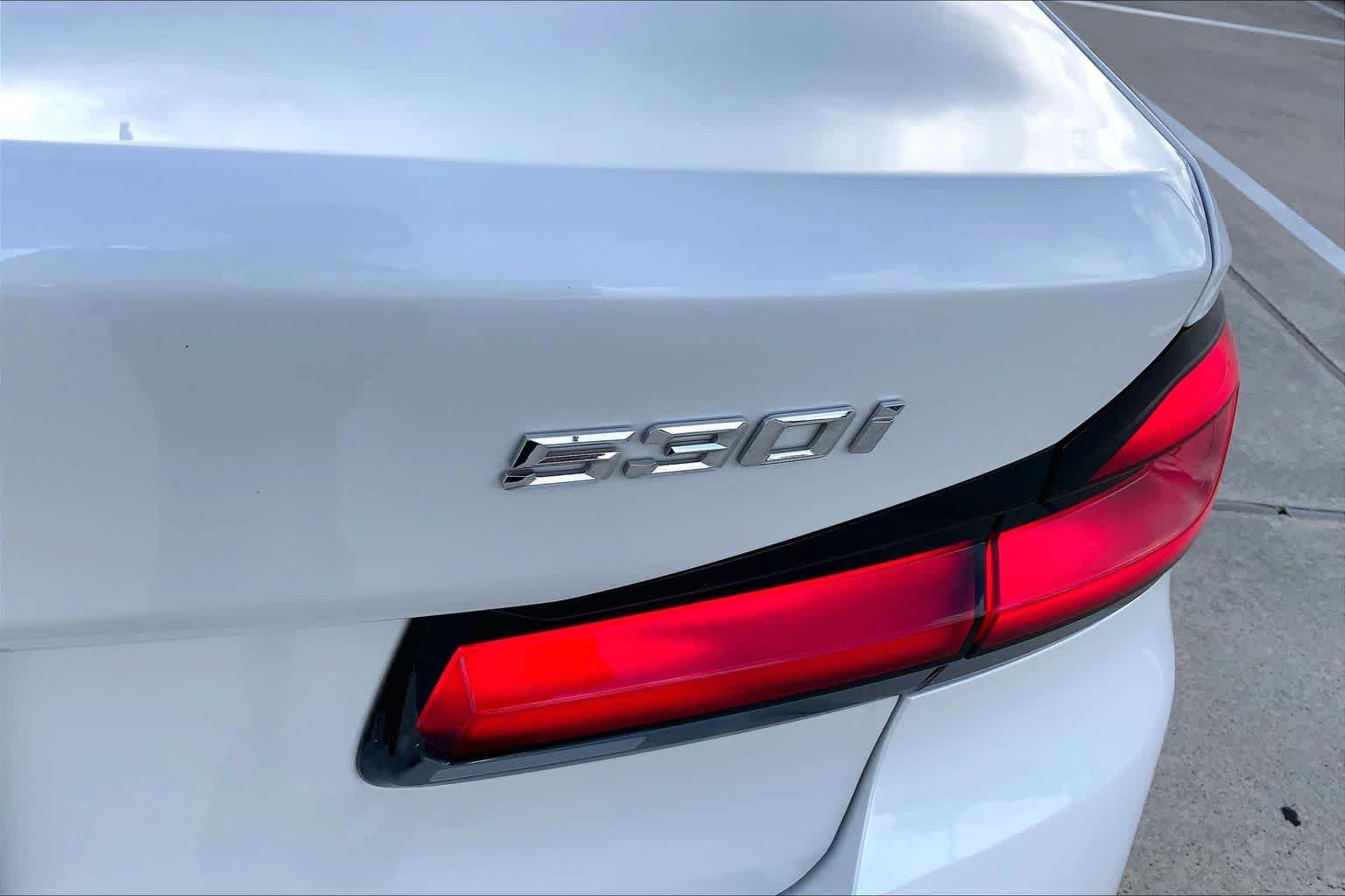 Used 2022 BMW 530i xDrive AWD/4WD image 10