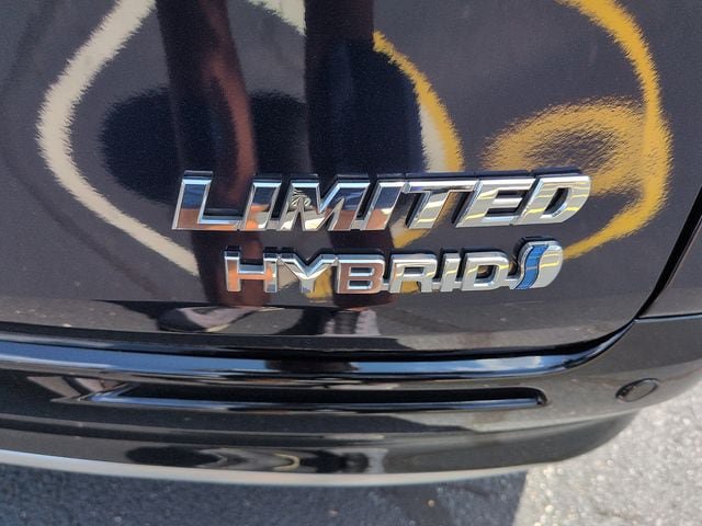 Certified 2023 Toyota Sienna Limited FWD image 12
