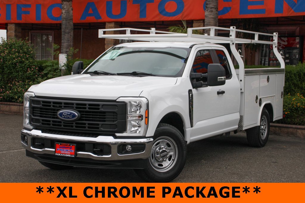 Used 2024 Ford F250 XL w/ XL Chrome Package image 4