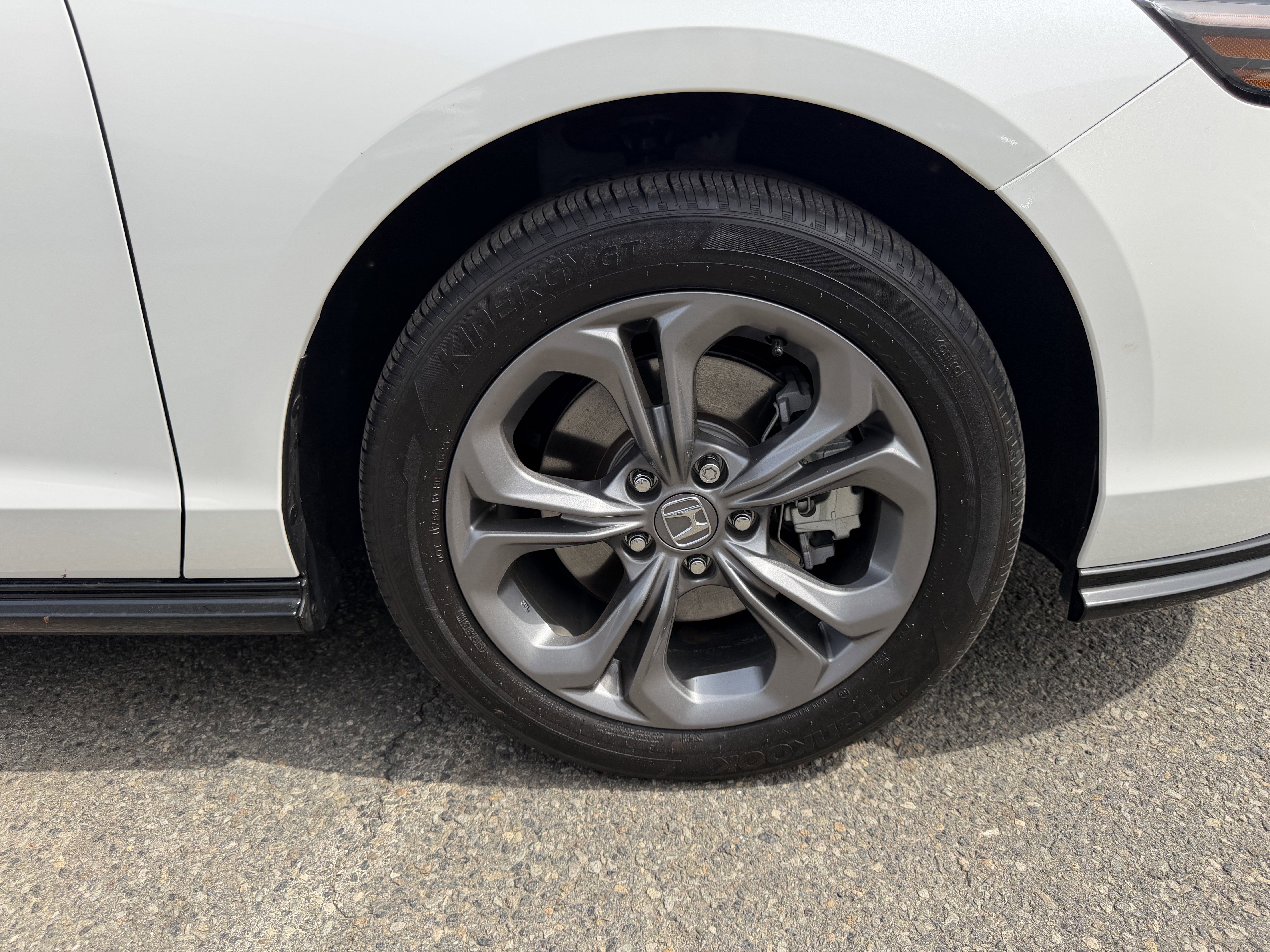 Used 2023 Honda Accord EX-L image 9