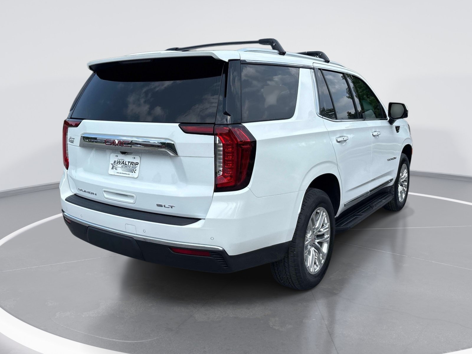 Used 2023 GMC Yukon SLT w/ SLT Premium Package AWD/4WD image 8