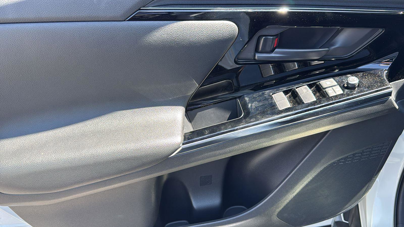 Certified 2023 Toyota bZ4X Limited image 7