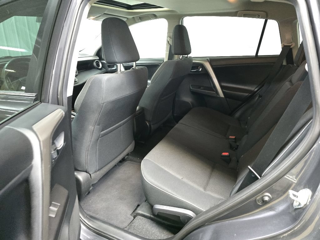 Used 2018 Toyota RAV4 XLE w/ Plus Extra Value Package AWD/4WD image 31