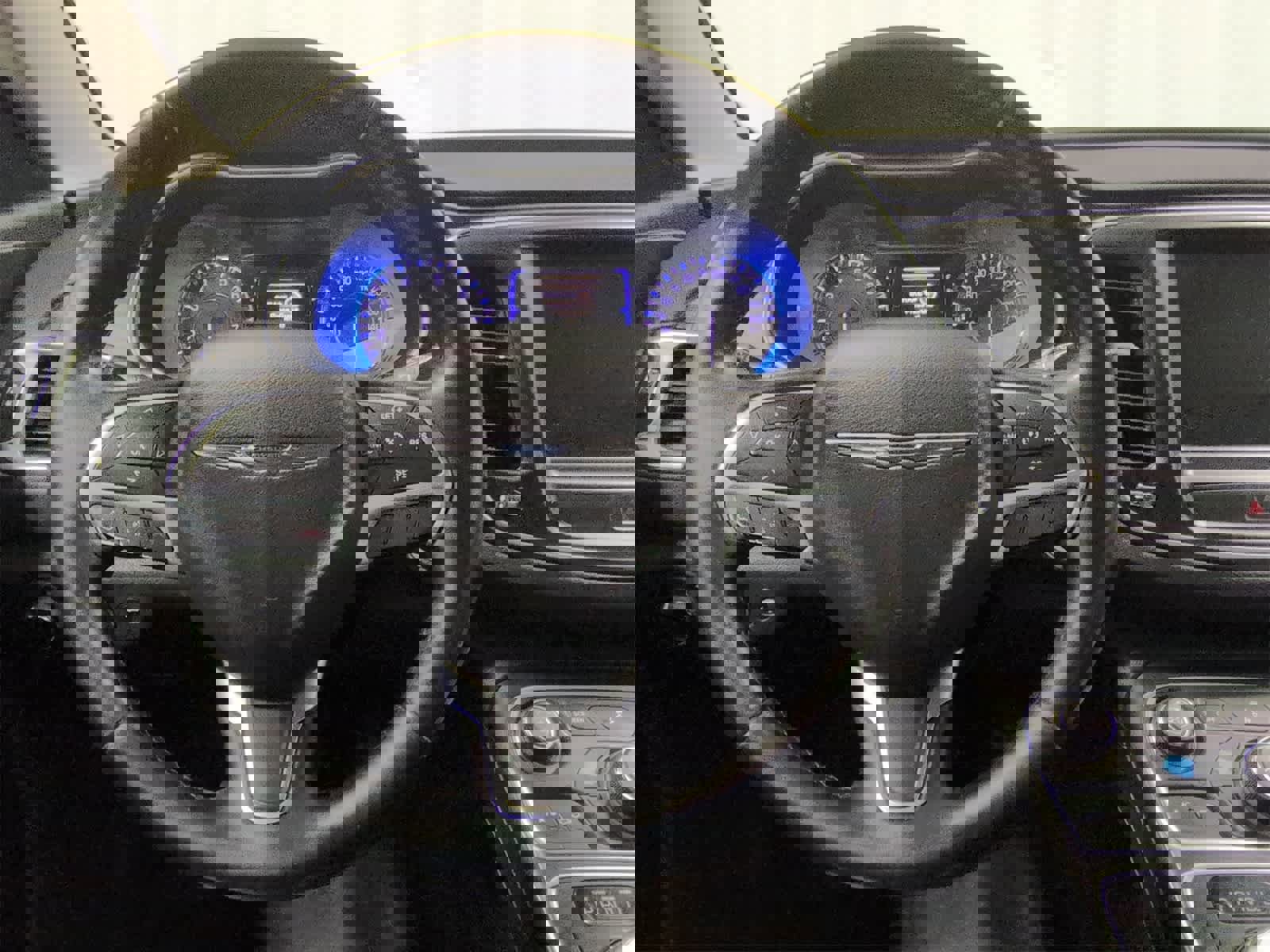 Certified 2017 Chrysler 200 Limited Platinum image 23