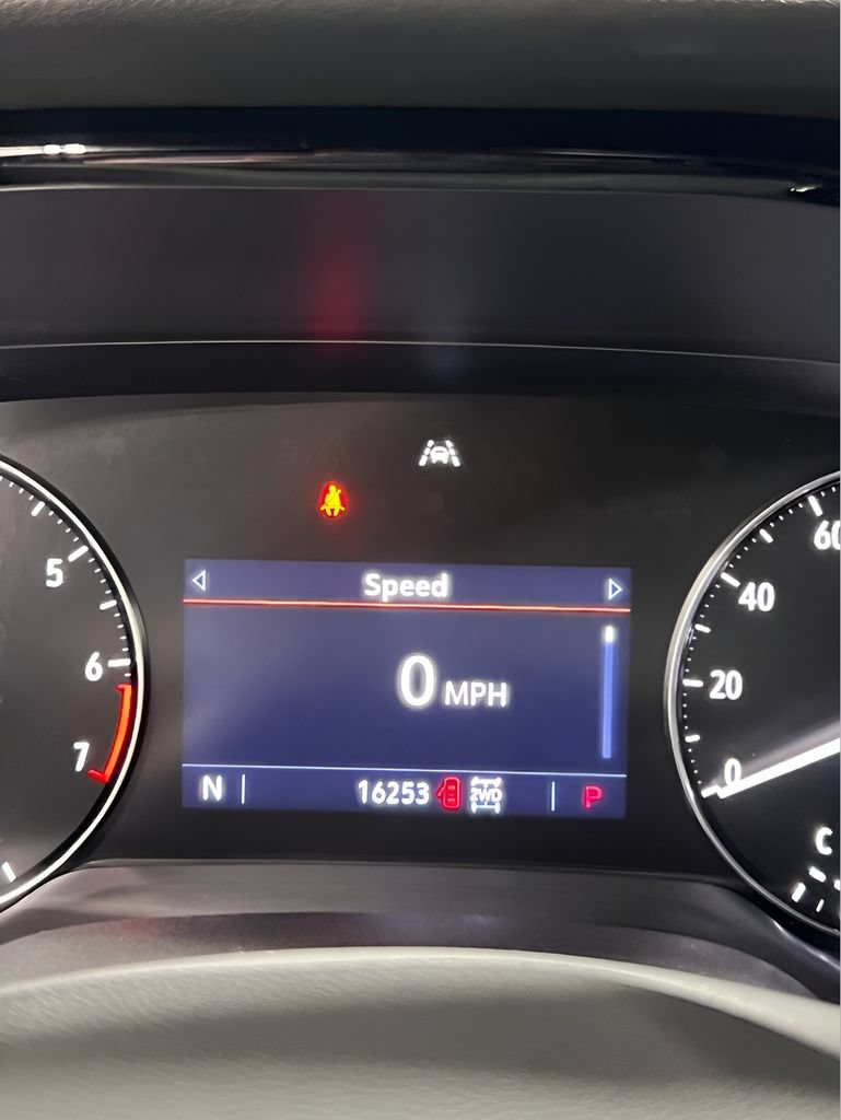 Used 2023 Buick Envision Preferred AWD/4WD image 19