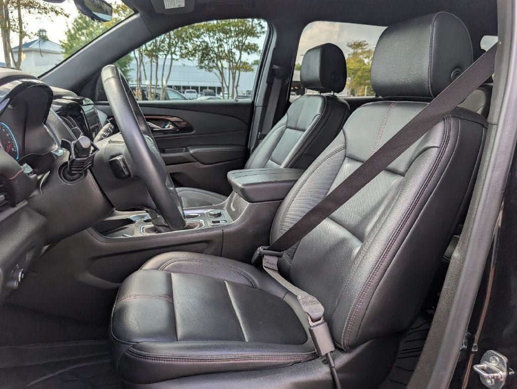 Used 2023 Chevrolet Traverse RS w/ LPO, Floor Liner Package FWD image 14