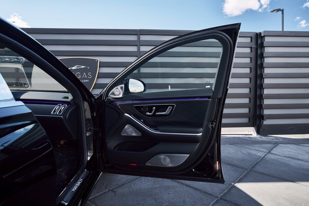 Used 2025 Mercedes-Benz Maybach S 580 4MATIC image 13