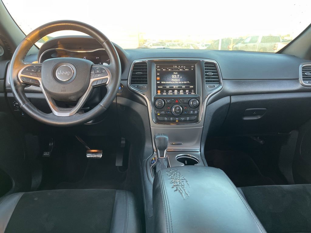 Used 2017 Jeep Grand Cherokee Altitude image 14