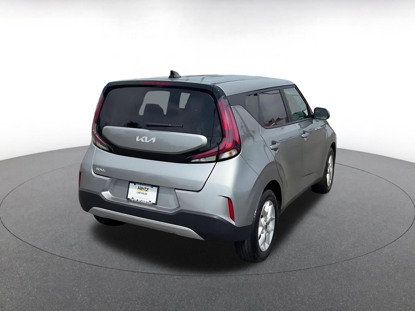 Used 2025 Kia Soul LX w/ LX Technology Package FWD image 14