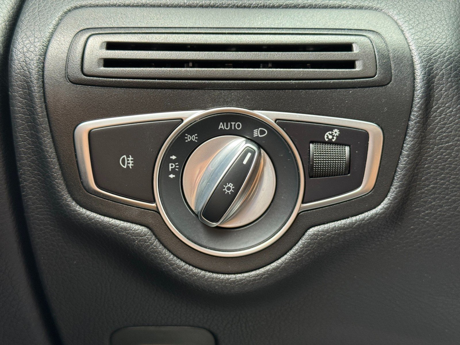 Used 2021 Mercedes-Benz GLC 300 w/ AMG Line image 16