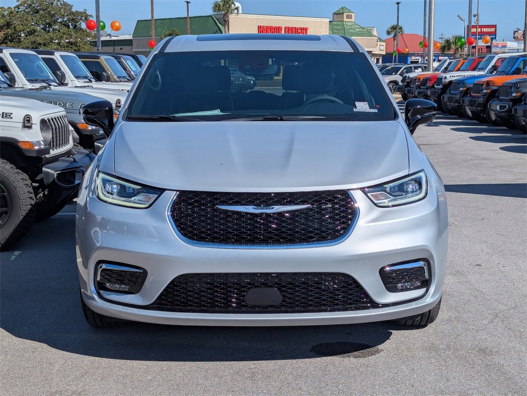 New 2026 Chrysler Pacifica Limited image 10