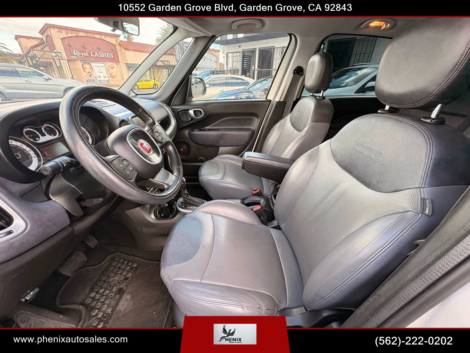 Used 2017 FIAT 500L Trekking w/ Dual-Pane Sunroof Package image 16