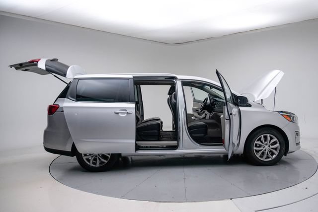 Used 2020 Kia Sedona EX FWD image 14