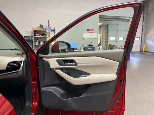 Certified 2023 Nissan Rogue SL w/ SL Premium Package AWD/4WD image 28