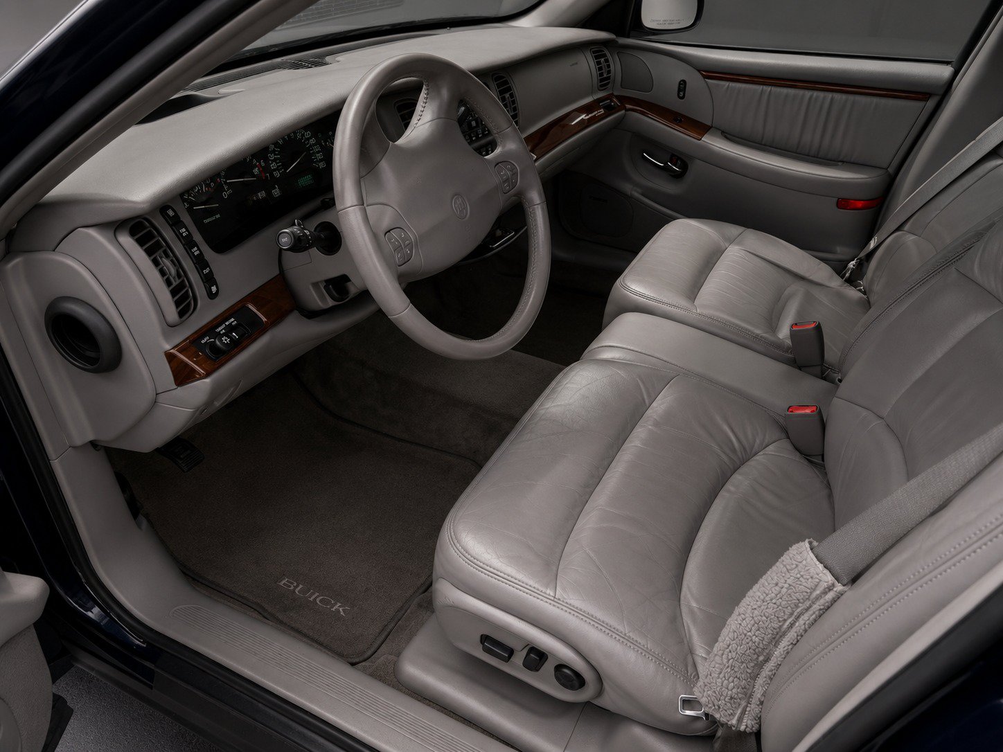 Used 2002 Buick Park Avenue Ultra w/ Gran Touring Pkg FWD image 6