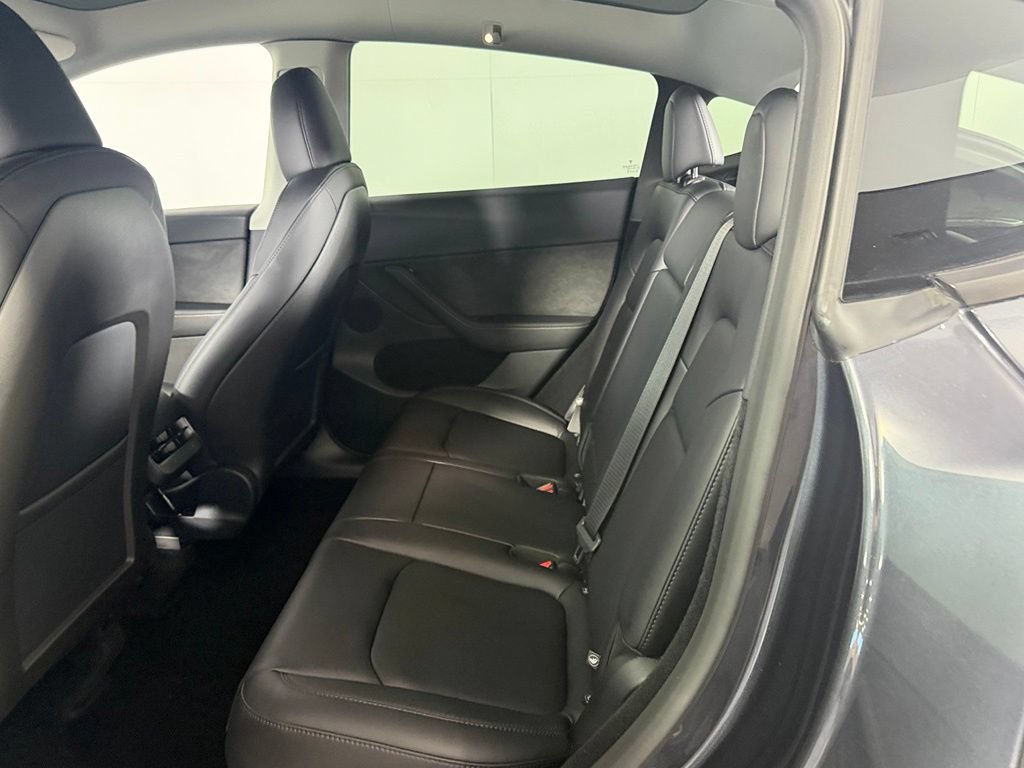 Used 2025 Tesla Model Y Long Range RWD image 24