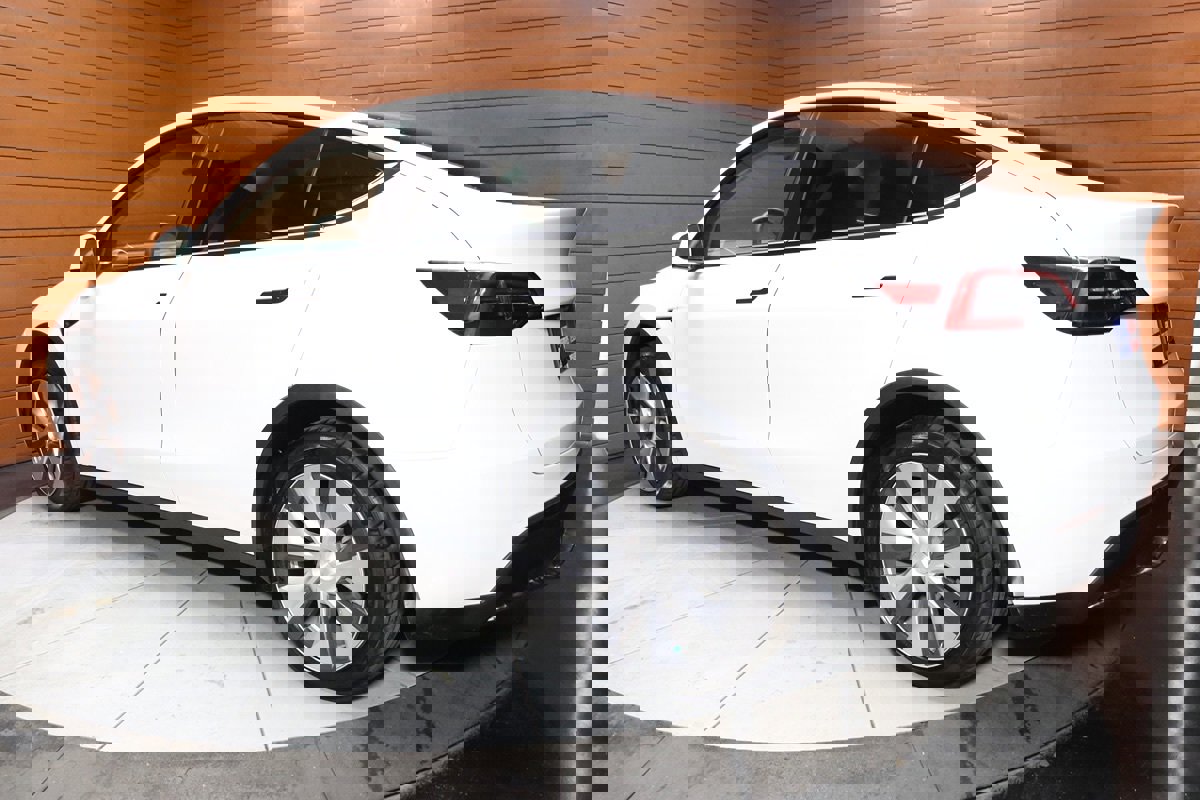 Used 2023 Tesla Model Y Long Range image 8