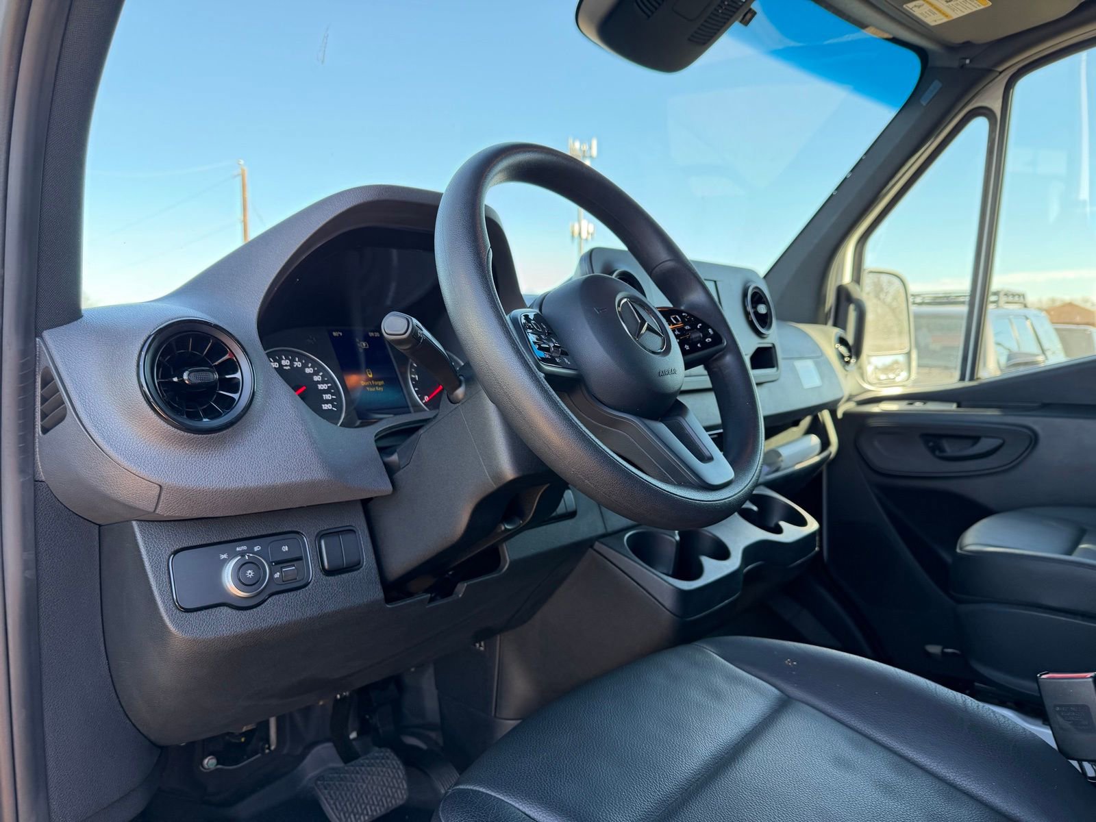 Used 2022 Mercedes-Benz Sprinter 3500 image 16