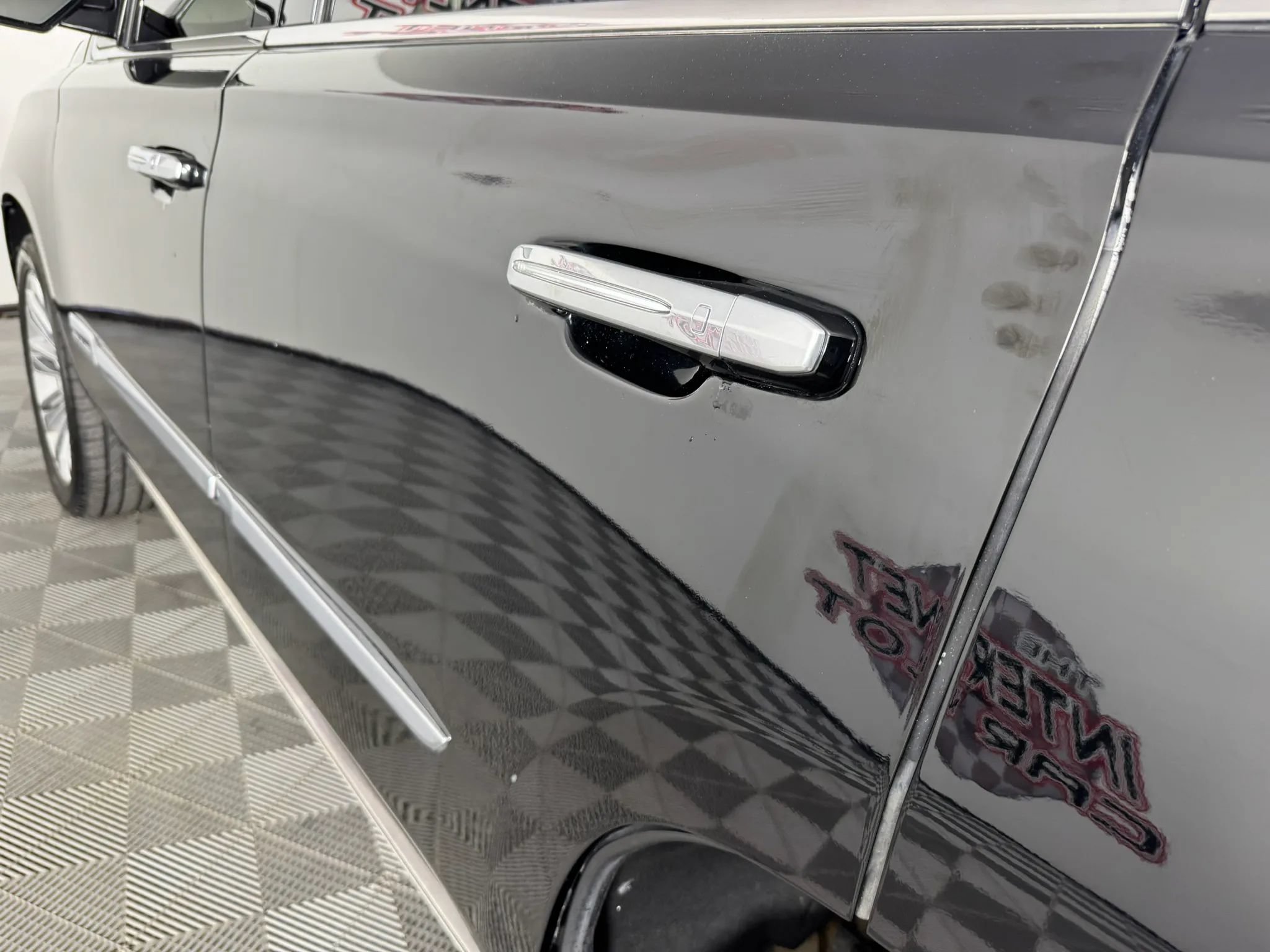 Used 2016 Cadillac Escalade Platinum AWD/4WD image 27