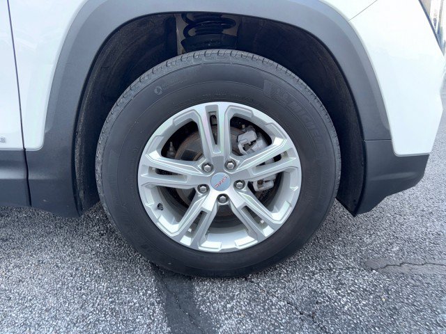 Used 2023 GMC Terrain SLE w/ Driver Convenience Package FWD image 9