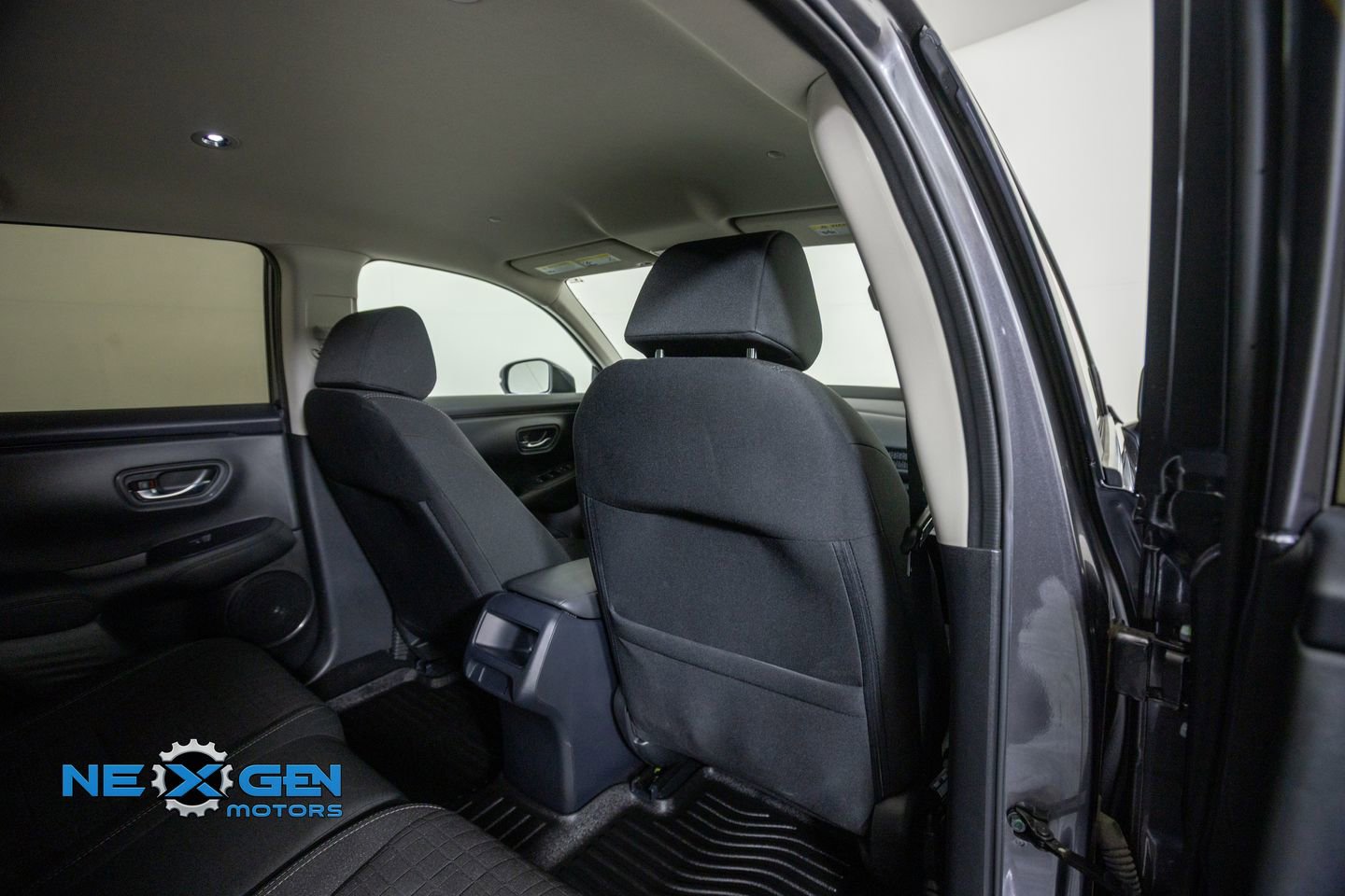 Used 2024 Honda HR-V LX image 35