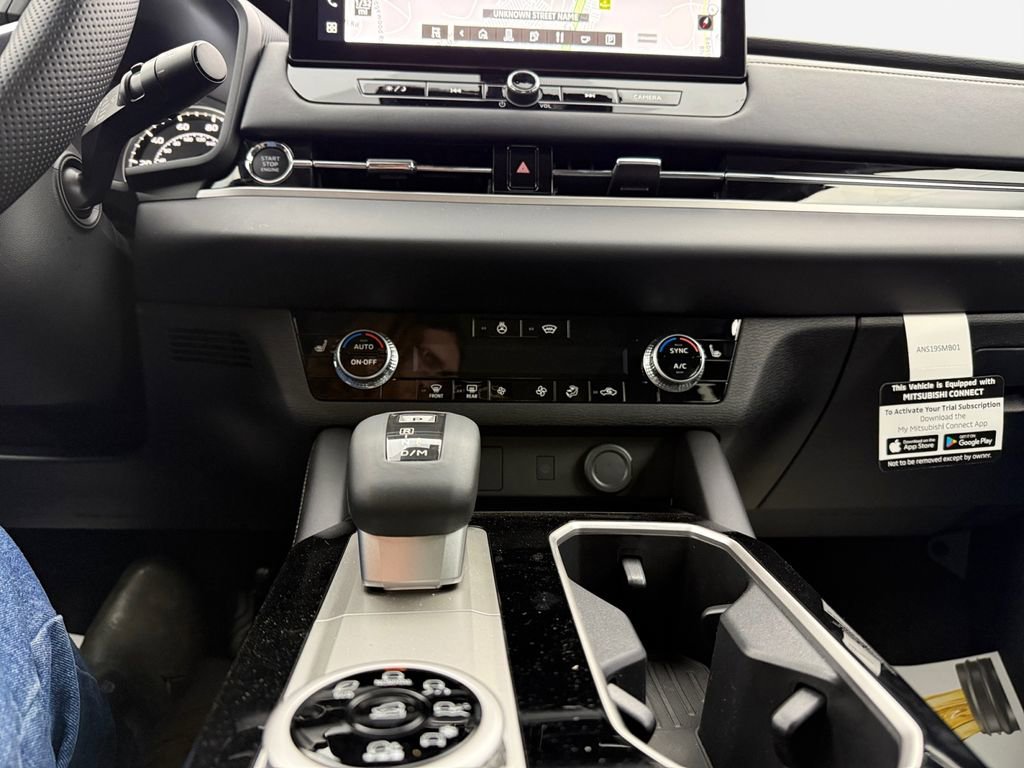 New 2026 Mitsubishi Outlander SE image 22