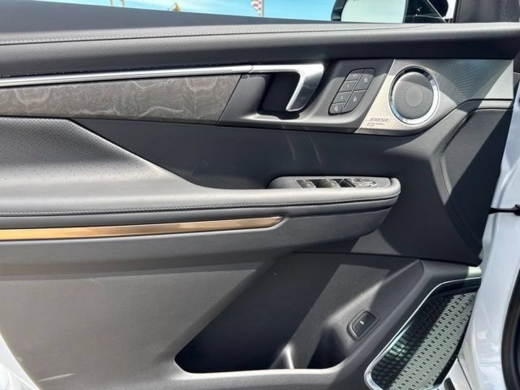 New 2026 Buick Enclave Avenir w/ Super Cruise Package AWD/4WD image 15