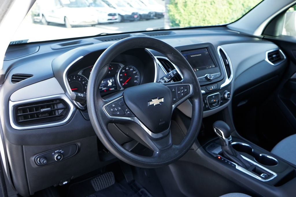 Used 2022 Chevrolet Equinox LS w/ LS Convenience Package FWD image 18