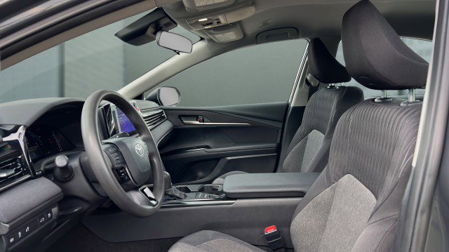 Used 2025 Toyota Camry LE image 6