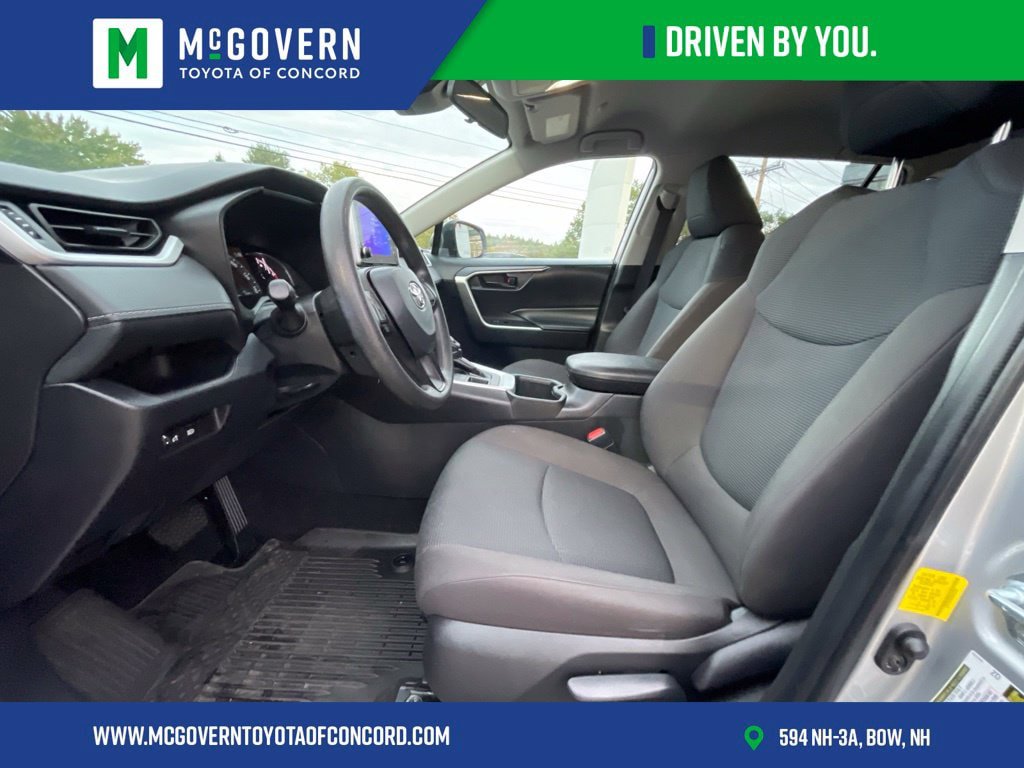 Used 2023 Toyota RAV4 LE AWD/4WD image 11