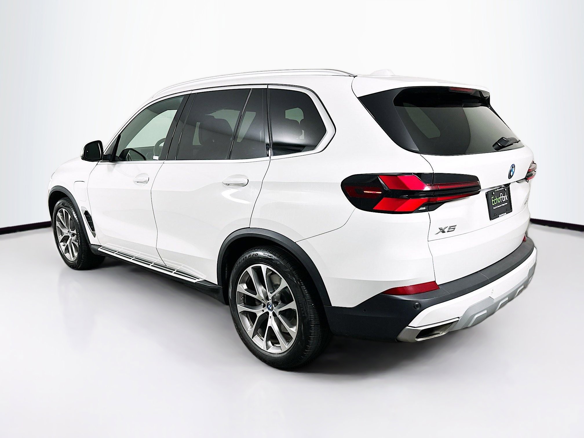 Used 2025 BMW X5 xDrive50e image 5