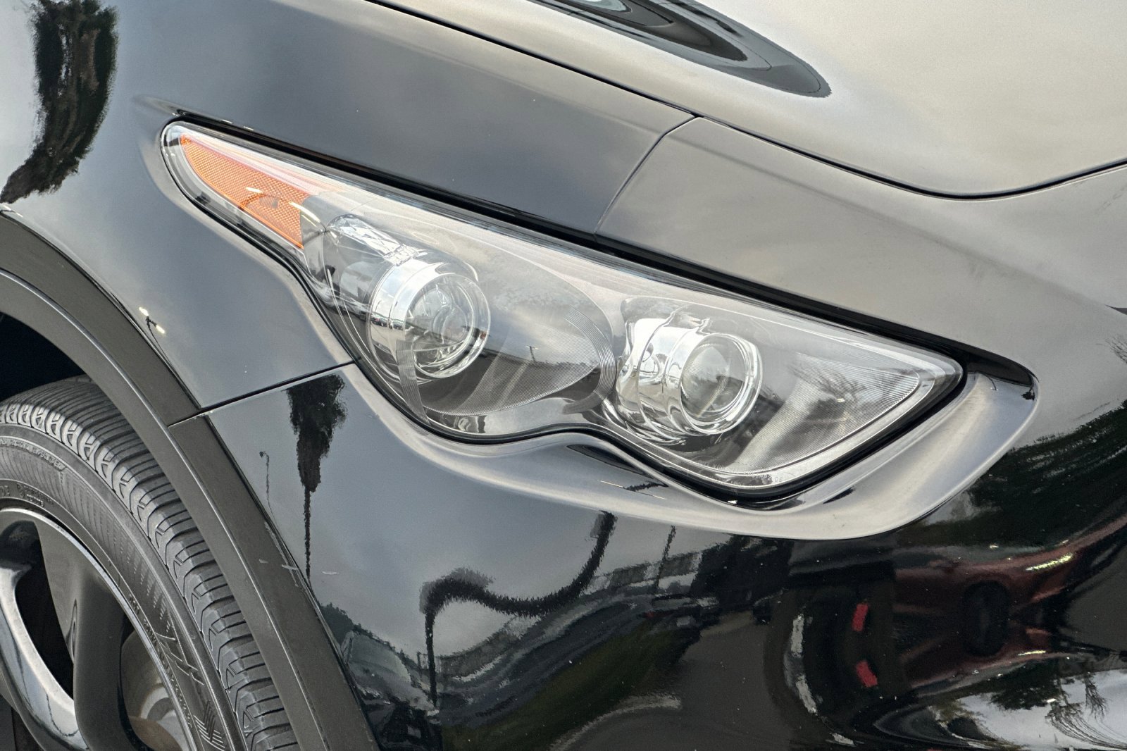 Used 2017 INFINITI QX70 AWD w/ Premium Package image 10