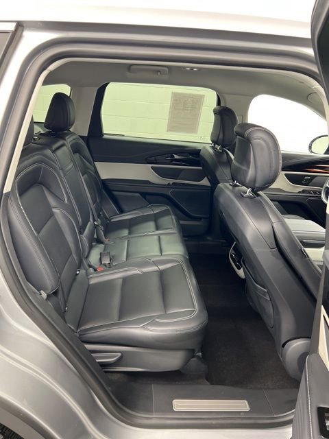 Used 2024 Lincoln Nautilus Premier AWD/4WD image 18