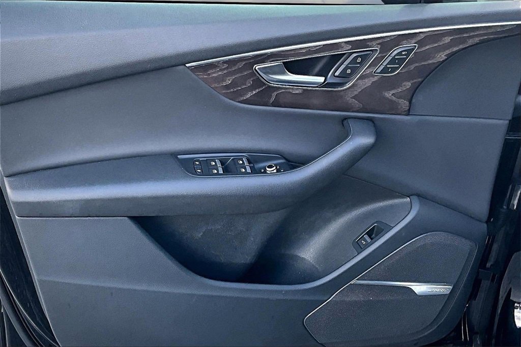 Used 2020 Audi Q7 3.0T Premium Plus image 19