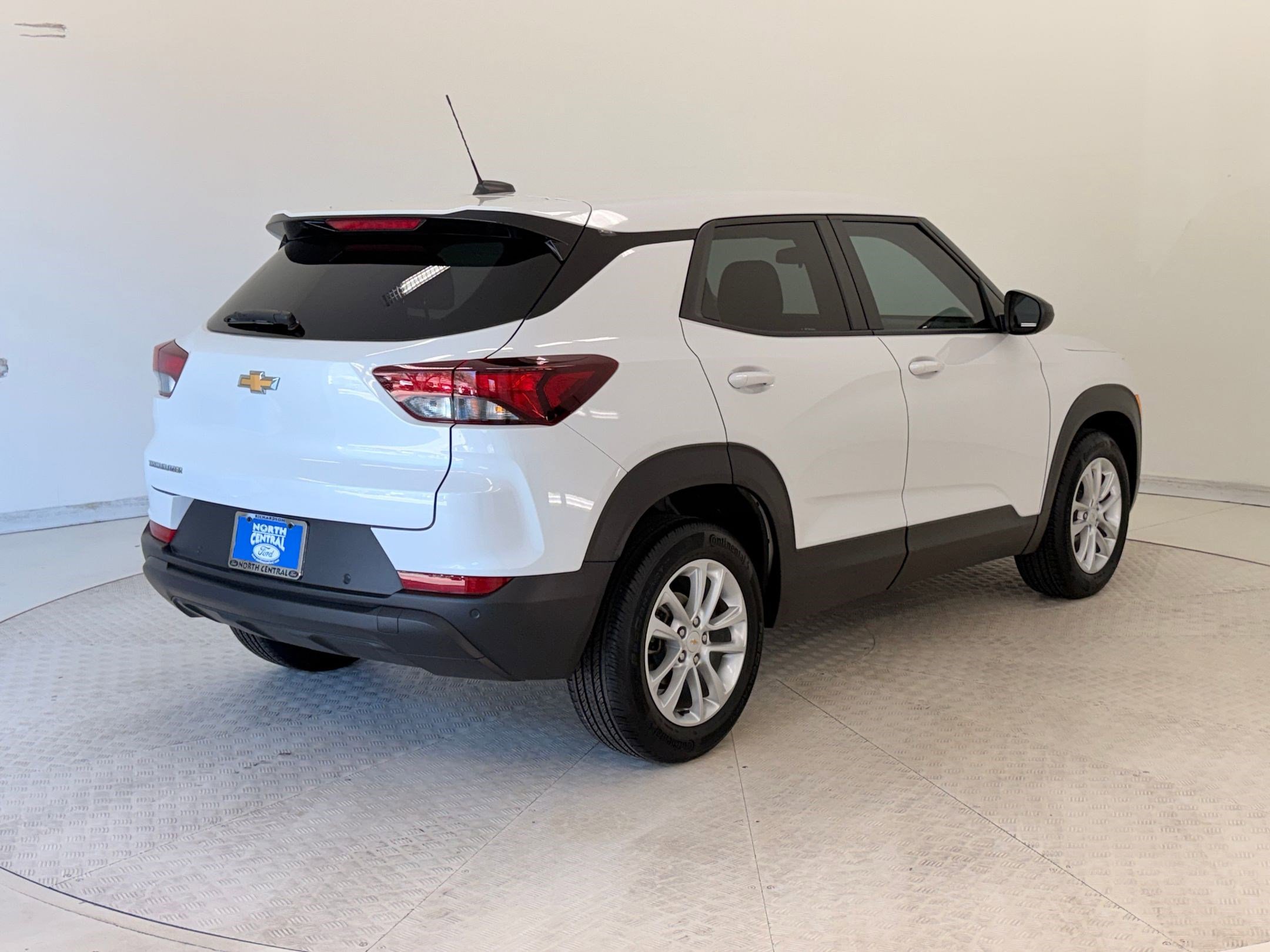 Used 2024 Chevrolet TrailBlazer LS w/ LS Convenience Package image 9