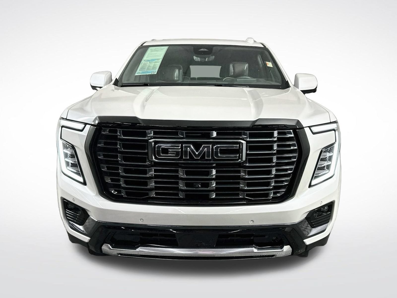 Used 2025 GMC Yukon Denali Ultimate w/ LPO, Floor Liner Package AWD/4WD image 2