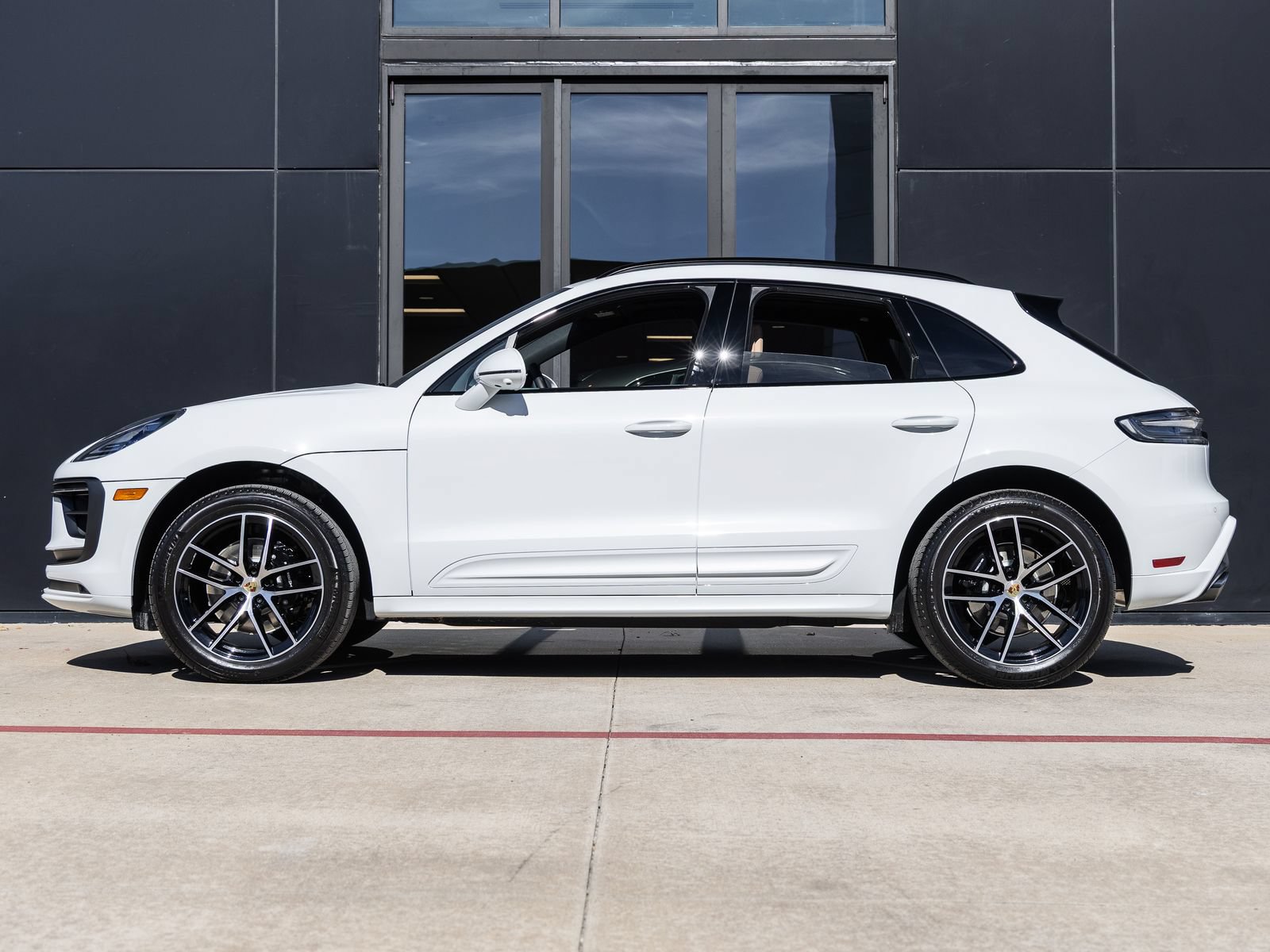 Certified 2026 Porsche Macan S AWD/4WD image 2