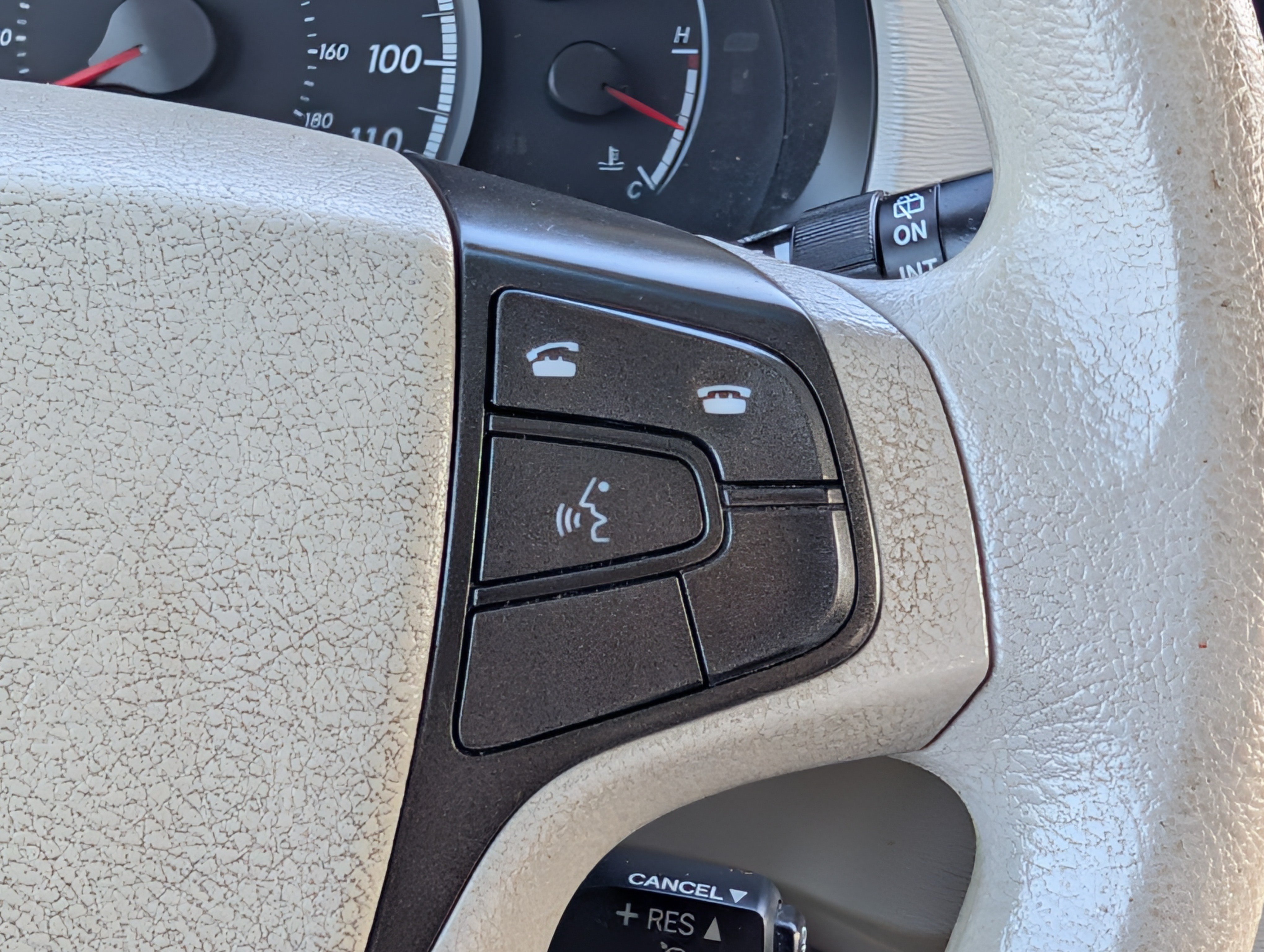 Used 2014 Toyota Sienna LE FWD image 29