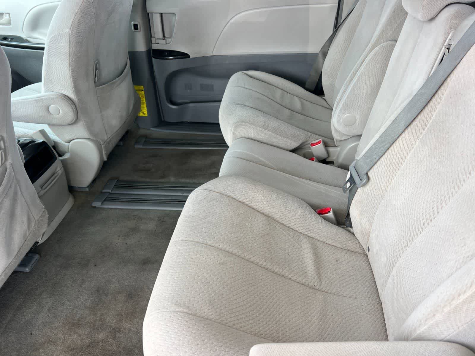 Used 2012 Toyota Sienna LE image 5